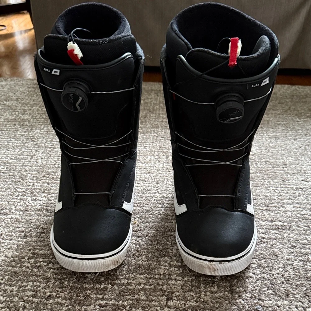 Vans Aura OG Black Snowboard Boots - Picture 12 of 14